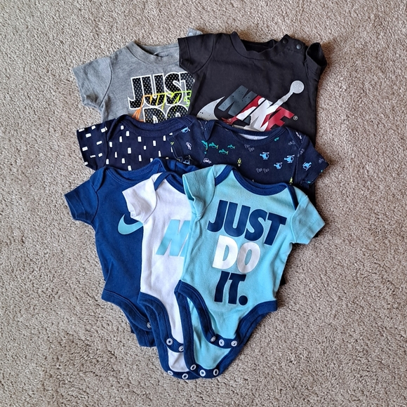 Baby Onsie Set - Picture 1 of 8